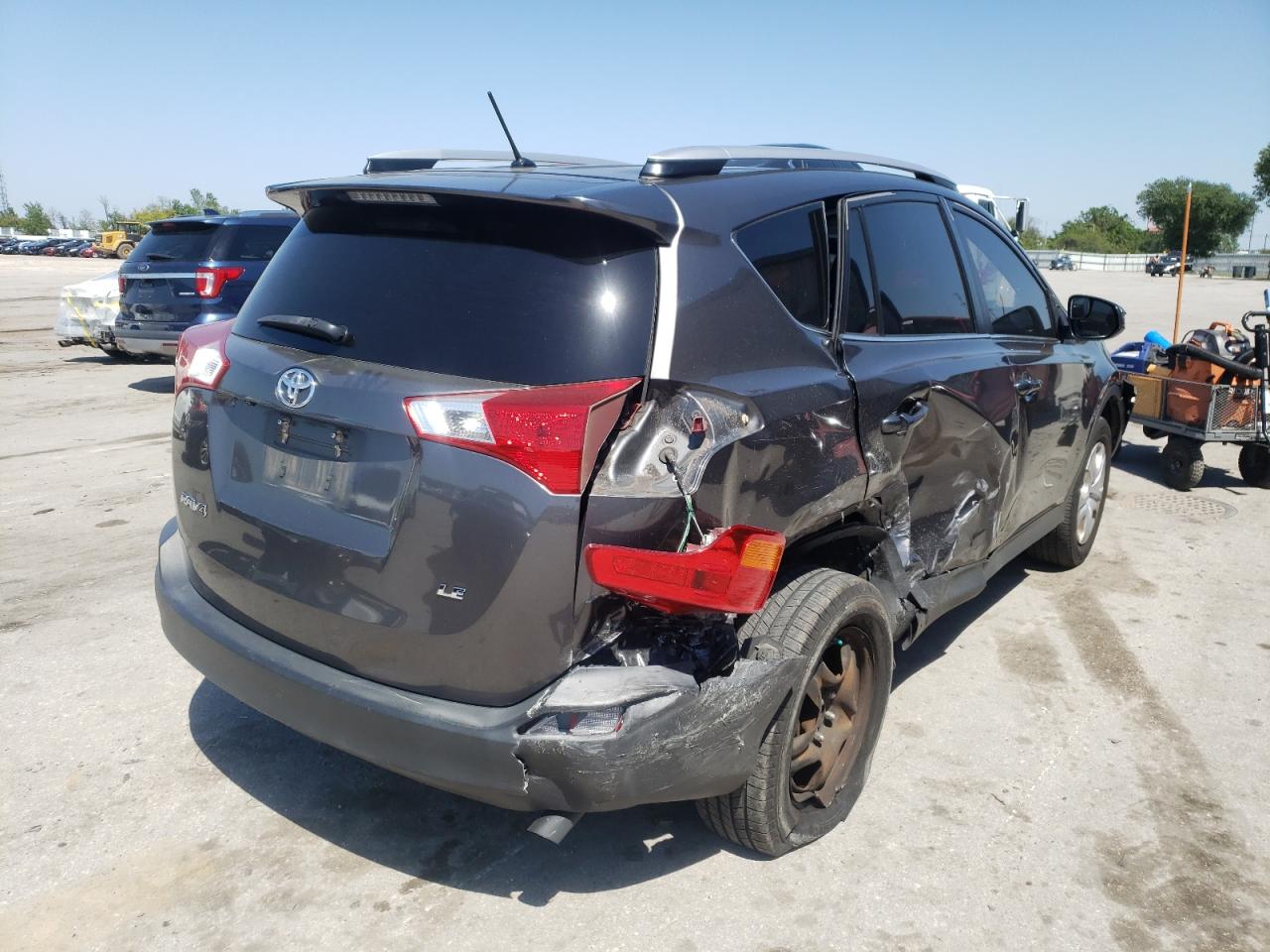 Photo 4 from auction – 2013 TOYOTA RAV4 LE with VIN JTMZFREV2D5011878