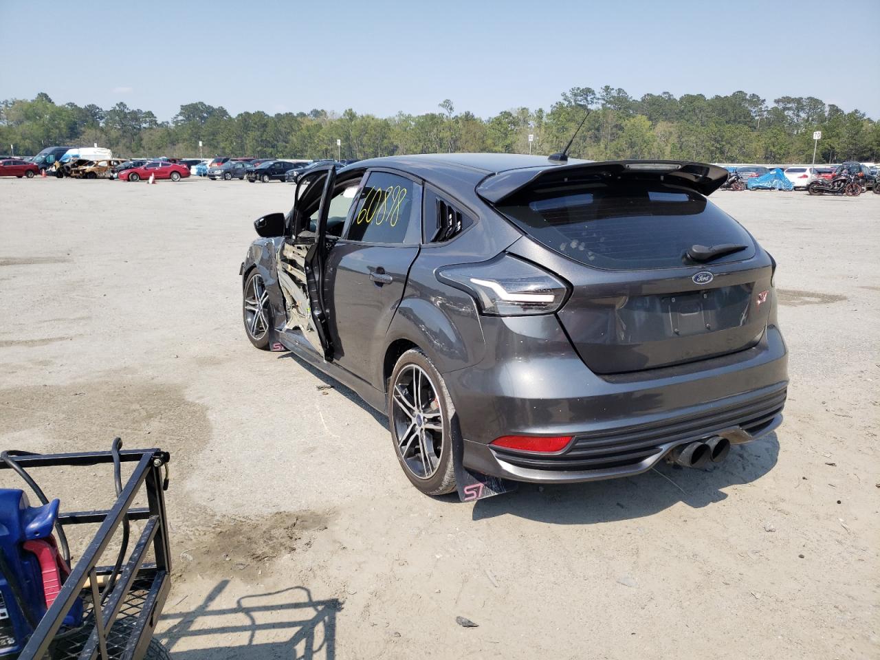 Photo 3 from auction – 2018 FORD FOCUS ST with VIN 1FADP3L95JL275569