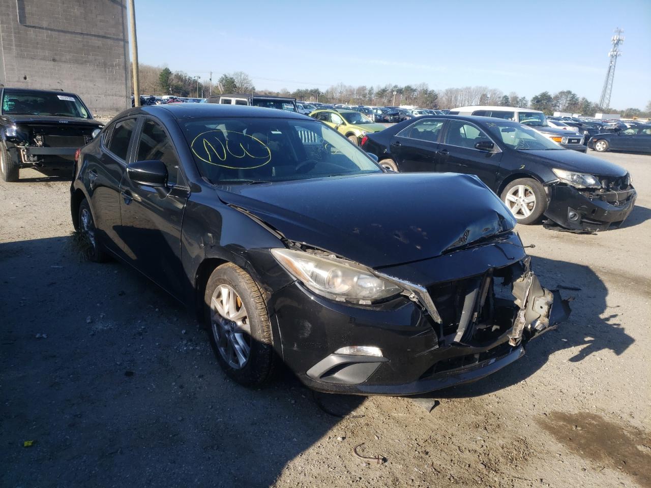MAZDA 3 TOURING 2014 with VIN JM1BM1V7XE1167752 - Photo from auction