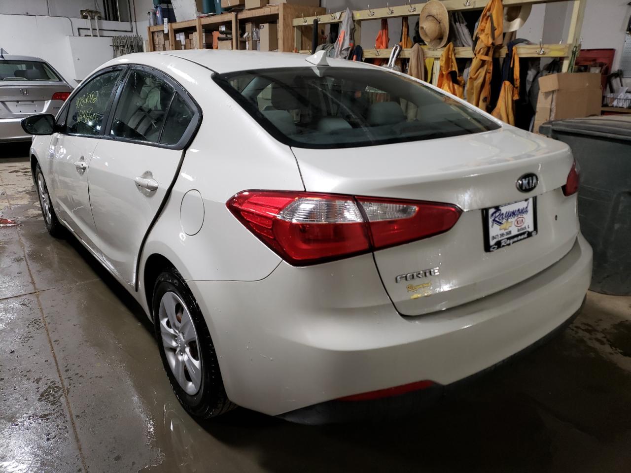 Photo 3 from auction – 2015 KIA FORTE LX with VIN KNAFK4A63F5364081