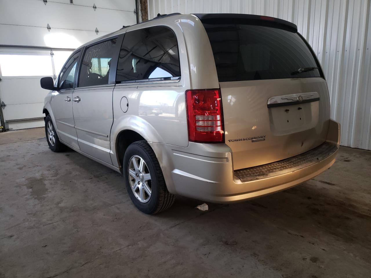 Photo 3 from auction – 2008 CHRYSLER TOWN & COU with VIN 2A8HR54P78R635577