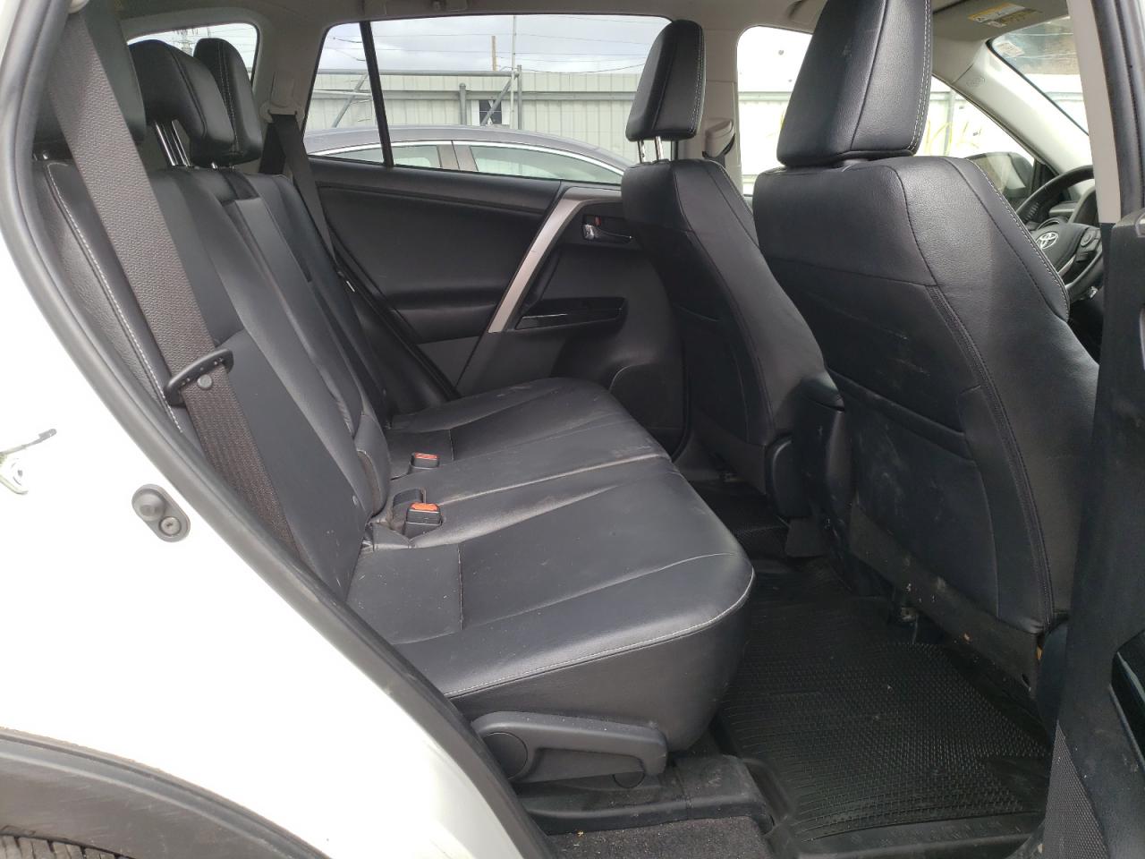 Photo 6 from auction – 2018 TOYOTA RAV4 LIMIT with VIN JTMDFREV6JJ225043