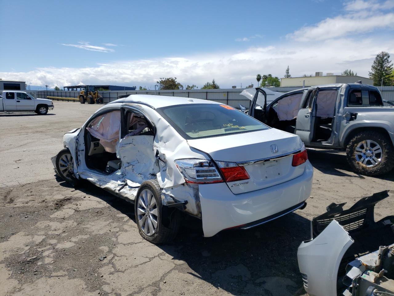 Photo 3 from auction – 2014 HONDA ACCORD EXL with VIN 1HGCR2F83EA051328