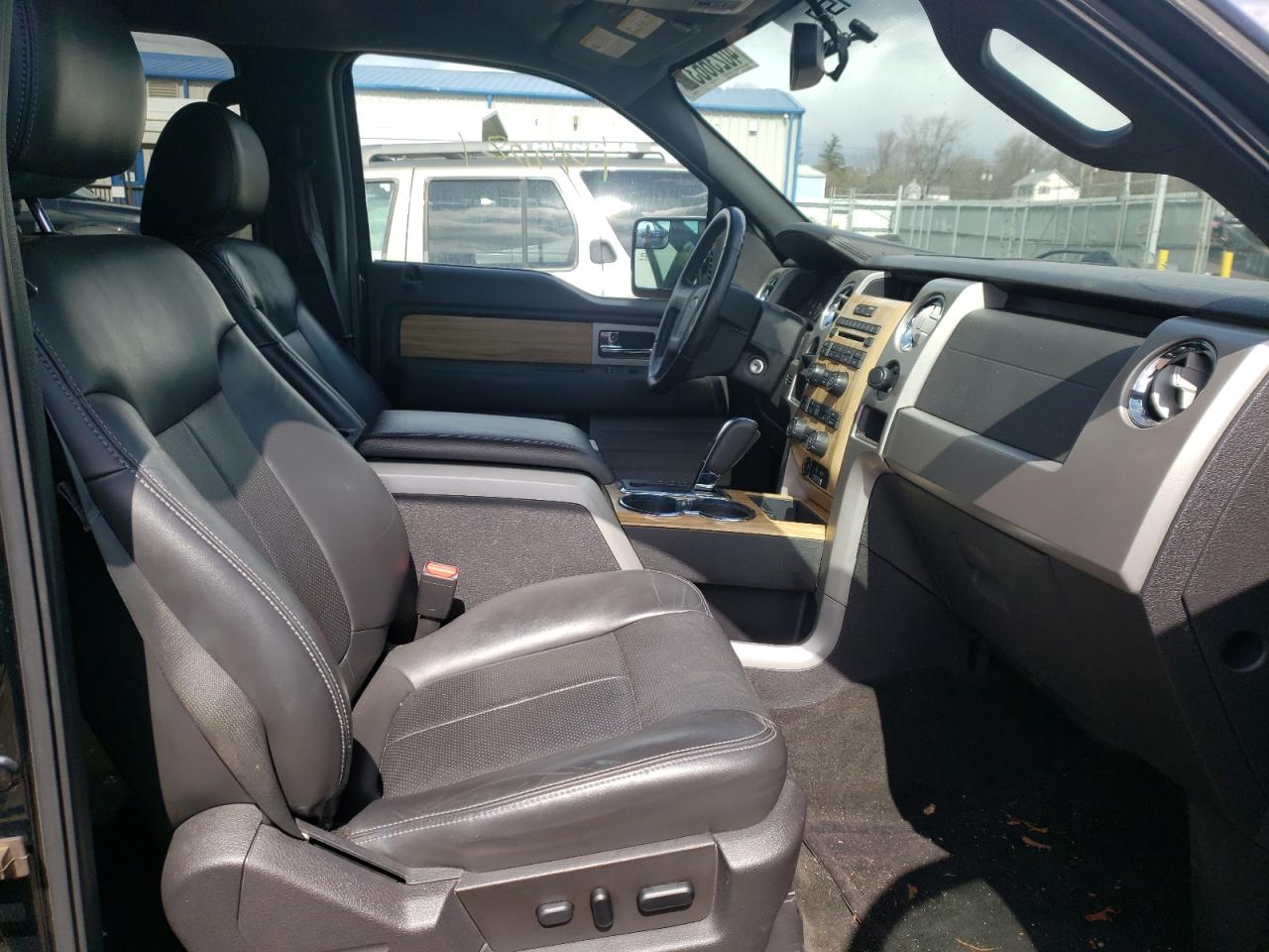 Photo 5 from auction – 2011 FORD F150 SUPER with VIN 1FTFW1CT5BFC09660