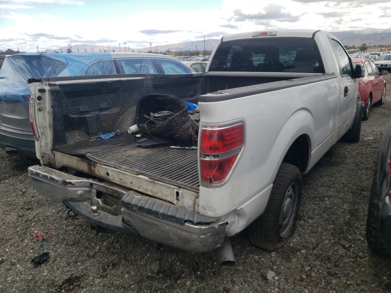 Photo 4 from auction – 2013 FORD F150 with VIN 1FTNF1CF8DKD56135