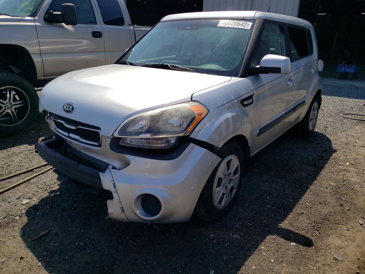 Zdjęcie 2 z aukcji – 2013 KIA SOUL z VIN KNDJT2A50D7768043