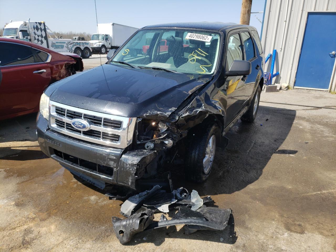 Photo 2 from auction – 2011 FORD ESCAPE XLS with VIN 1FMCU0C77BKC54320