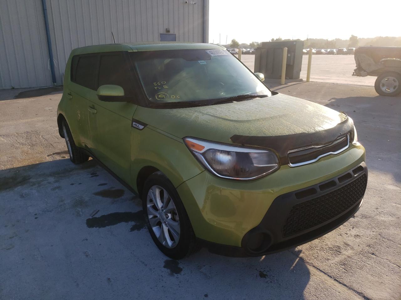 KIA SOUL + 2015 with VIN KNDJP3A54F7789393 - Photo from auction