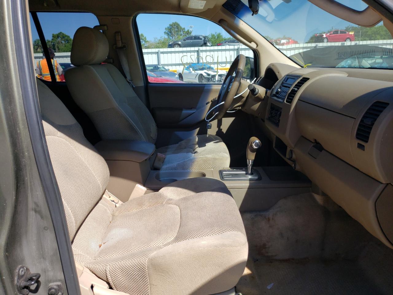 Photo 5 from auction – 2005 NISSAN FRONTIER C with VIN 1N6AD07U85C414793