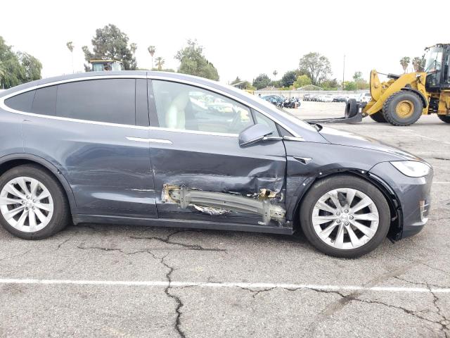 Photo 9 from auction – 2020 TESLA MODEL X with VIN 5YJXCDE26LF242613