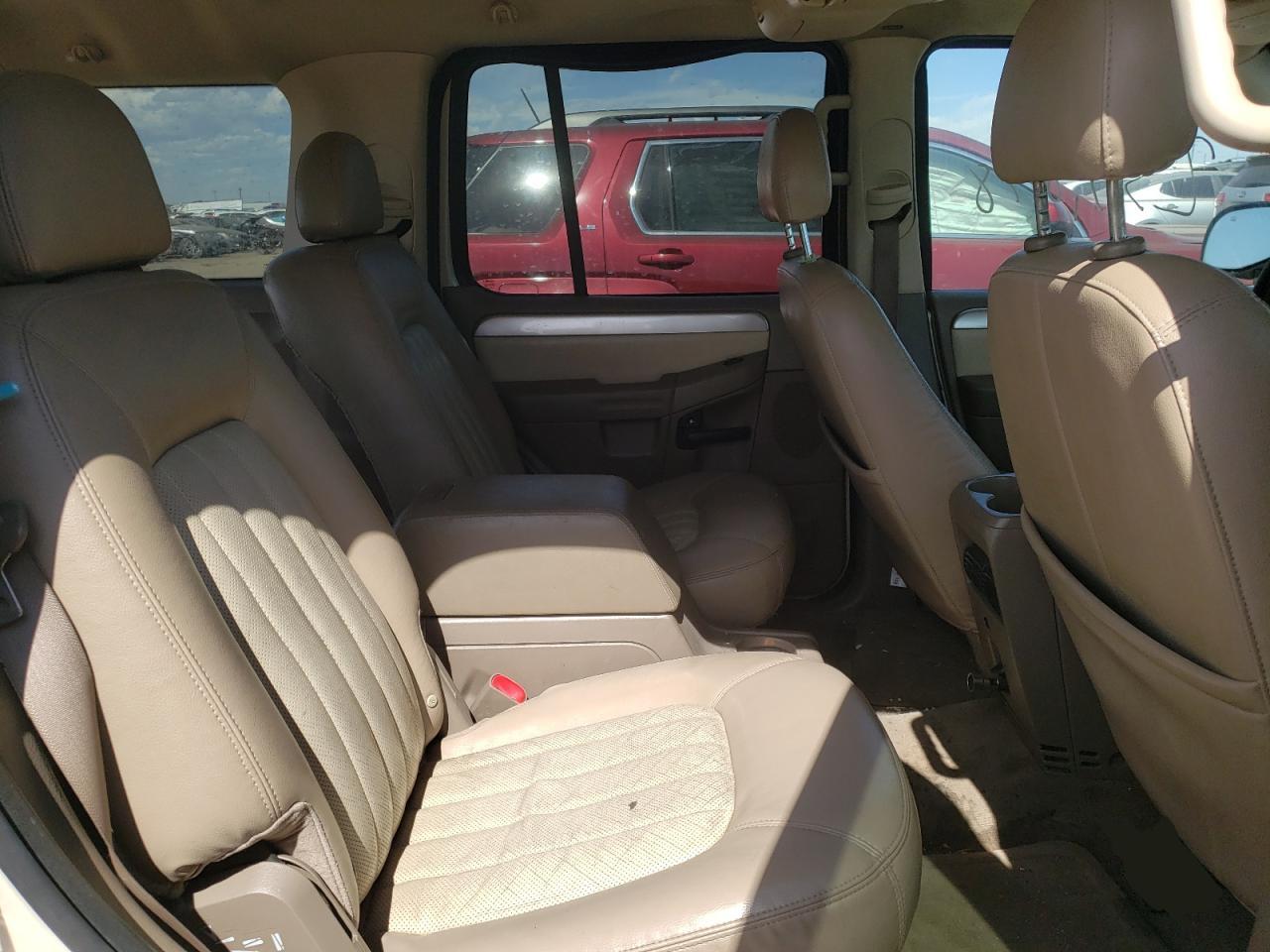 Photo 6 from auction – 2005 MERCURY MOUNTAINEE with VIN 4M2DU86W05ZJ17493