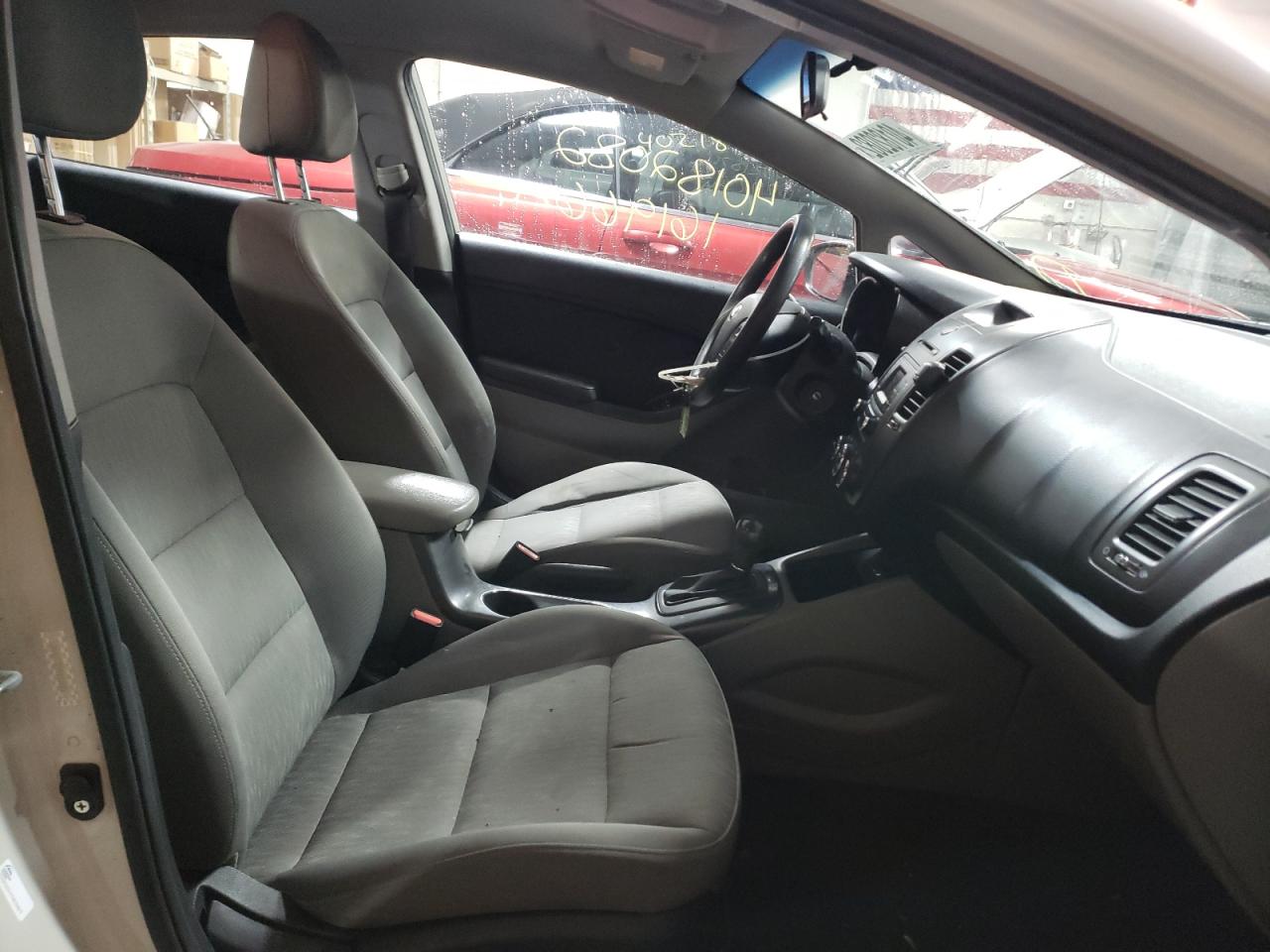 Photo 5 from auction – 2015 KIA FORTE LX with VIN KNAFK4A63F5364081