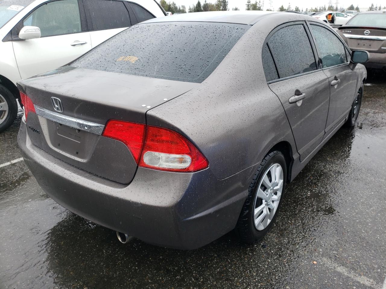 Photo 4 from auction – 2011 HONDA CIVIC LX with VIN 2HGFA1F53BH529345