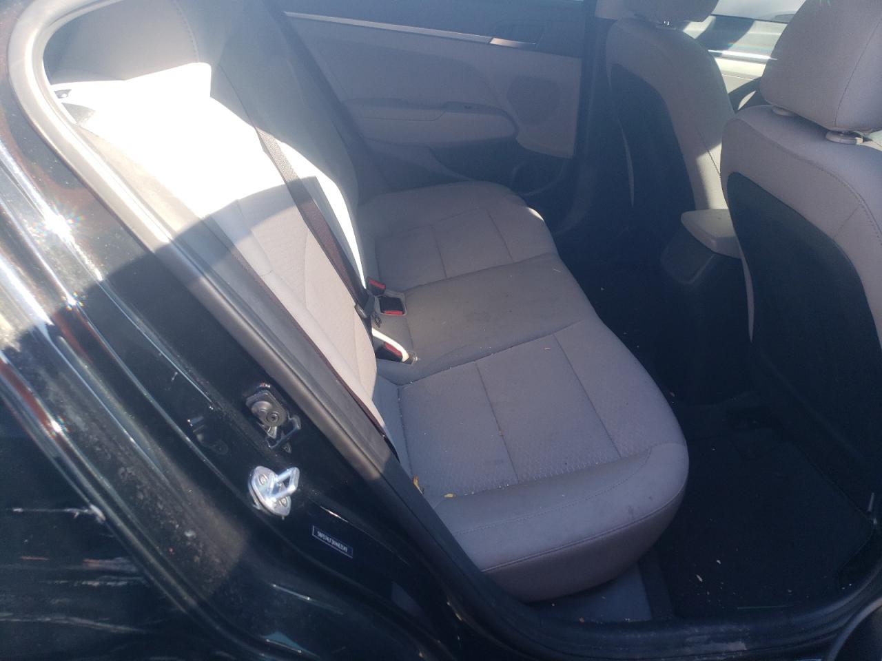 Photo 6 from auction – 2019 HYUNDAI ELANTRA SE with VIN 5NPD74LF3KH463549