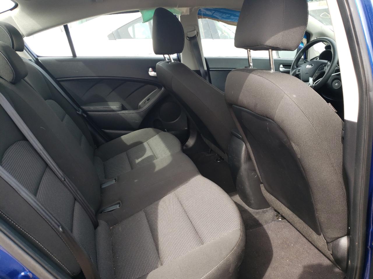 Photo 6 from auction – 2017 KIA FORTE LX with VIN 3KPFK4A70HE124148
