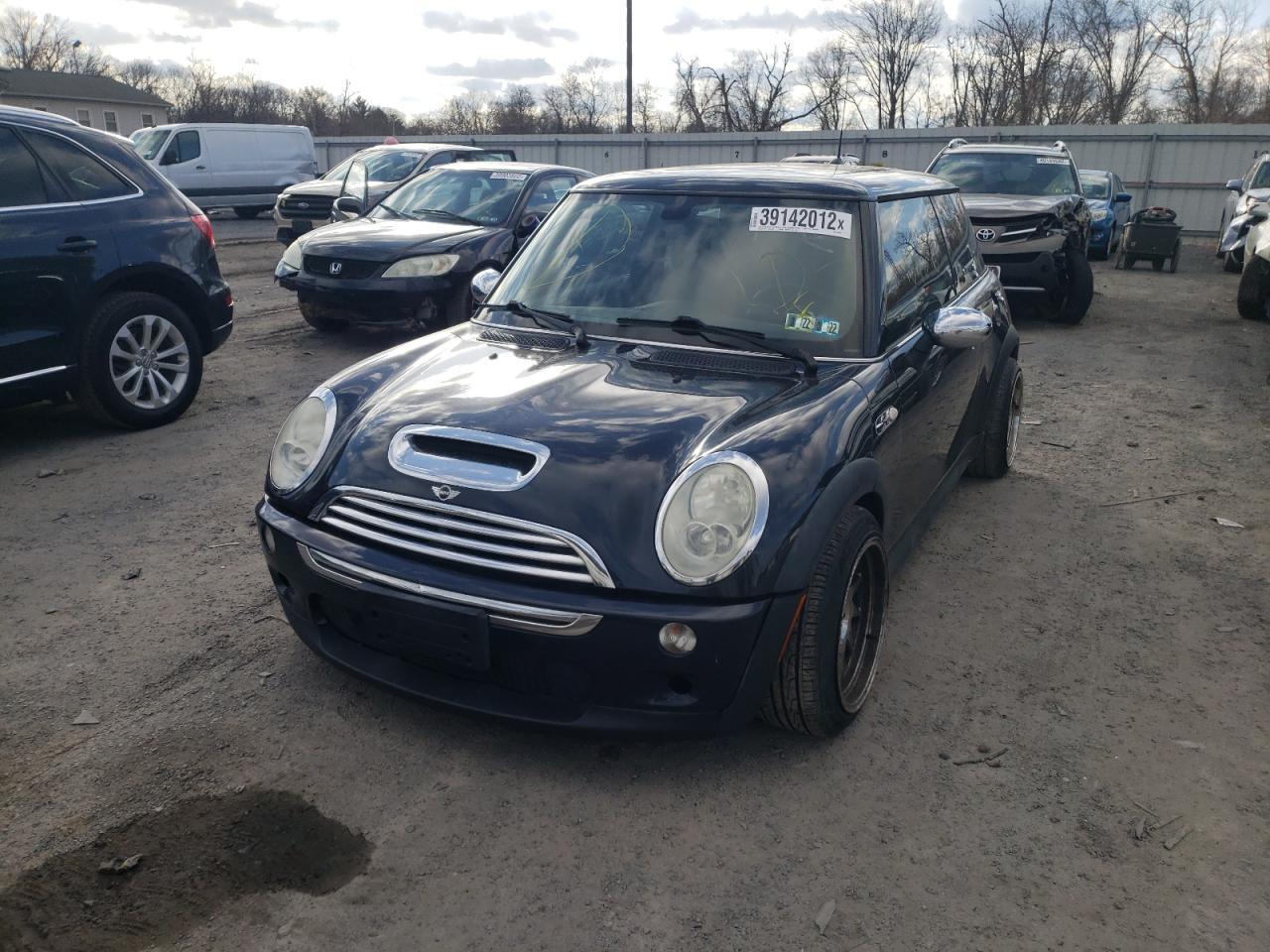 Photo 2 from auction – 2006 MINI COOPER S with VIN WMWRE33596TJ39534