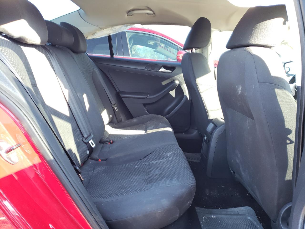Photo 6 from auction – 2014 VOLKSWAGEN JETTA BASE with VIN 3VW2K7AJ7EM350276