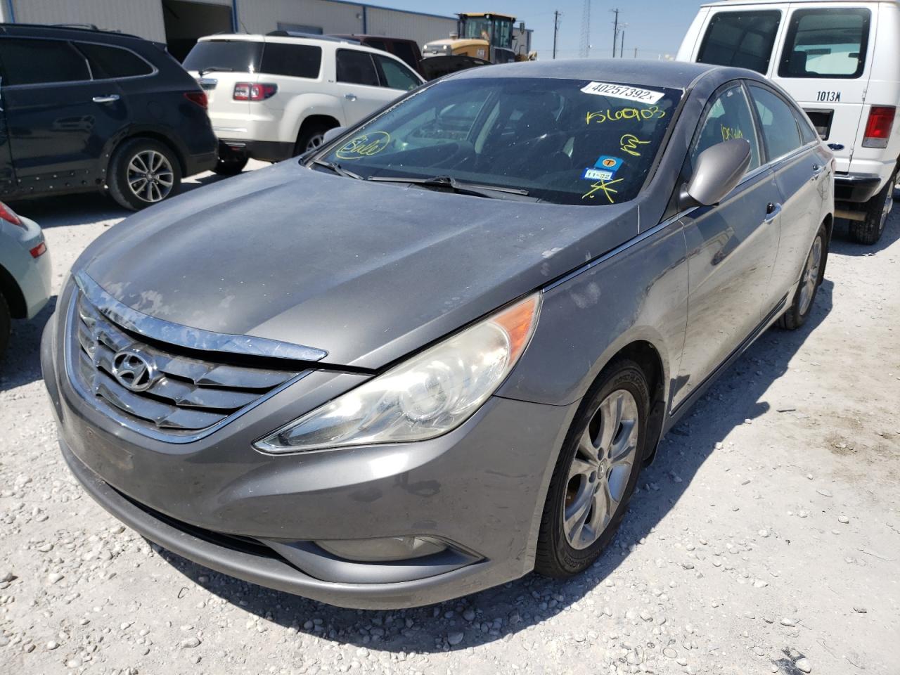 Photo 2 from auction – 2011 HYUNDAI SONATA SE with VIN 5NPEC4AC4BH156903