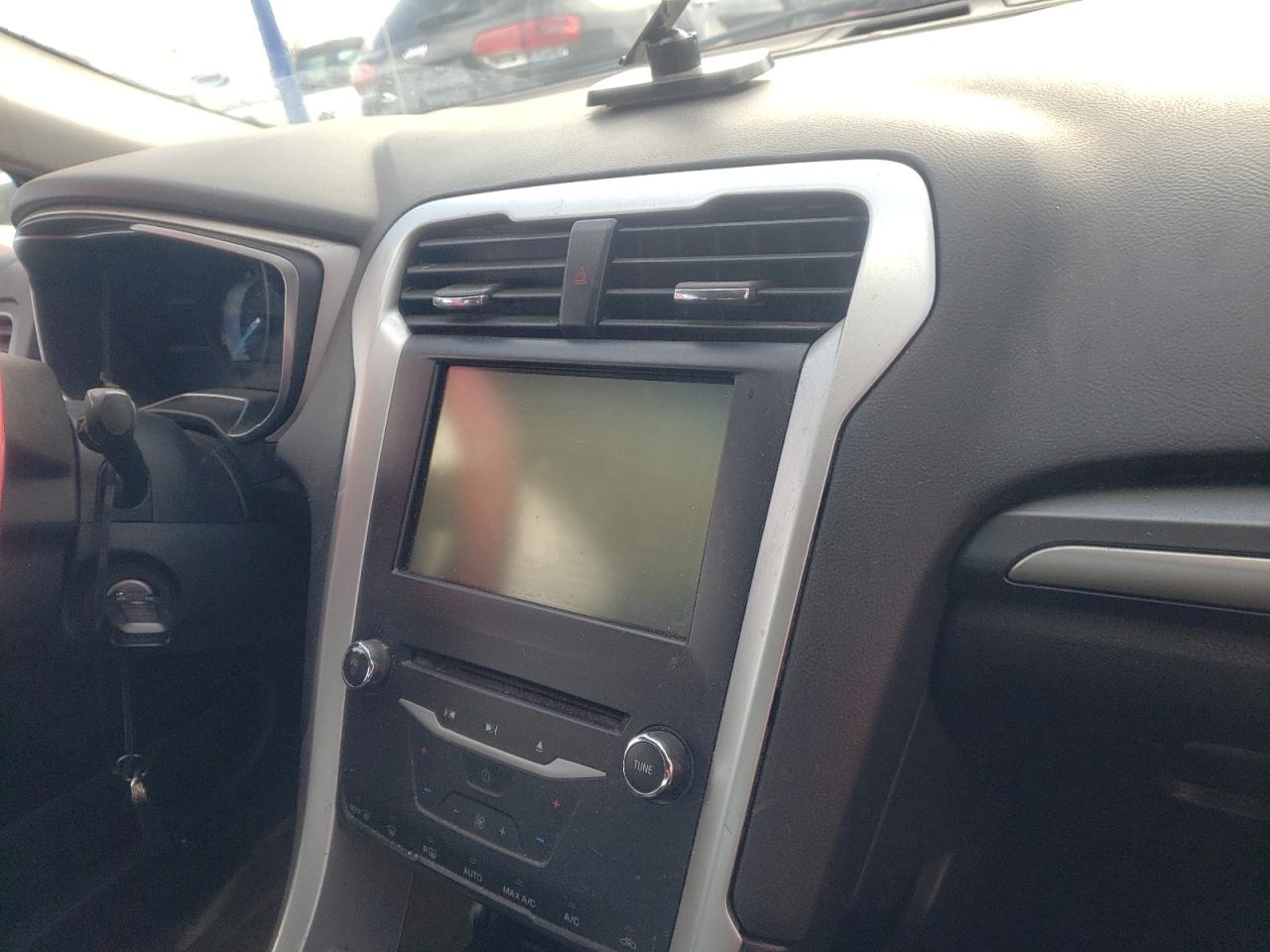 Photo 9 from auction – 2014 FORD FUSION SE with VIN 3FA6P0H72ER163043