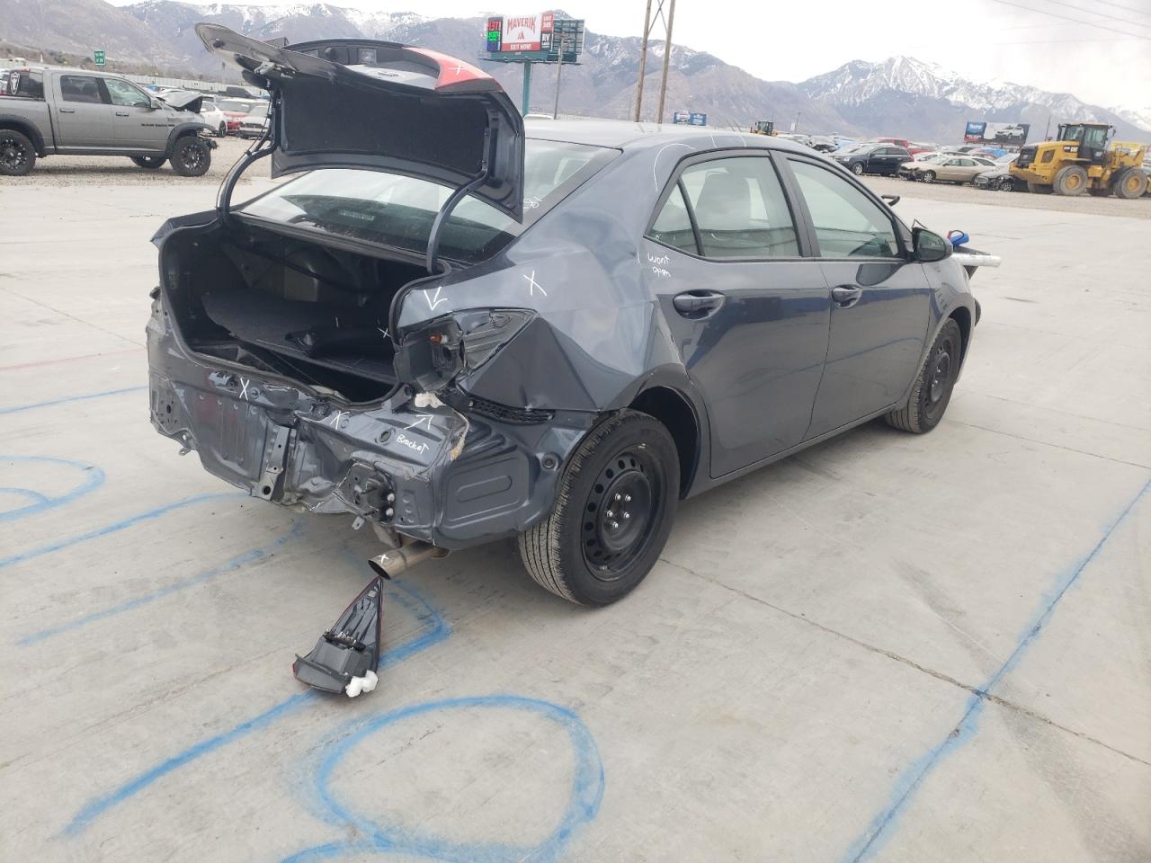 Photo 4 from auction – 2018 TOYOTA COROLLA with VIN 2T1BURHE5JC097821