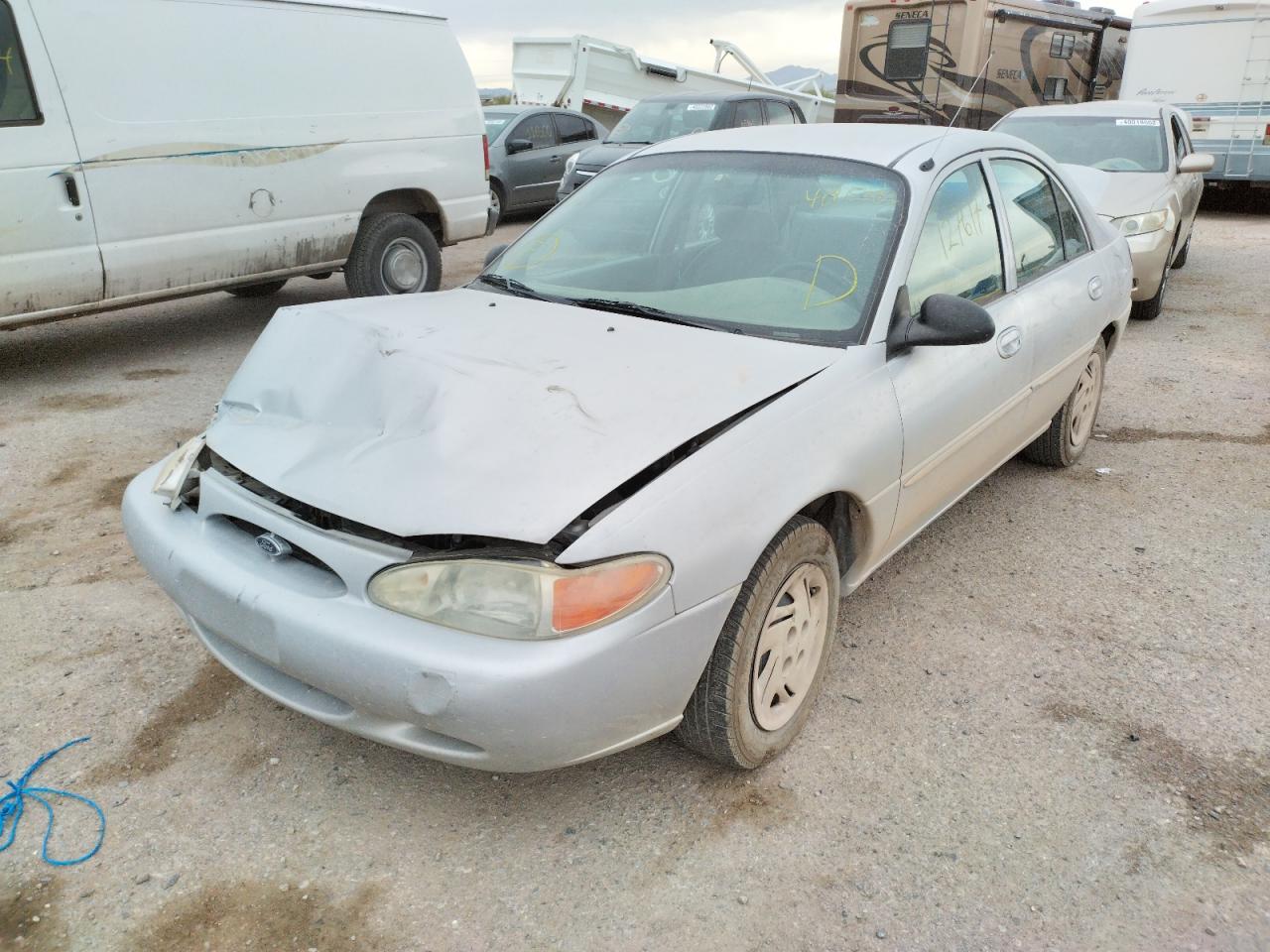 Photo 2 from auction – 2000 FORD ESCORT with VIN 3FAFP13P7YR182009