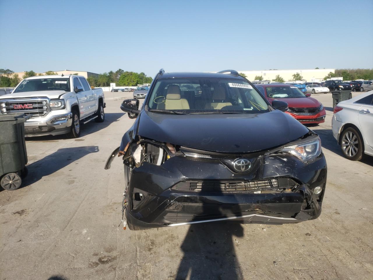Photo 9 from auction – 2017 TOYOTA RAV4 XLE with VIN 2T3WFREV7HW400338