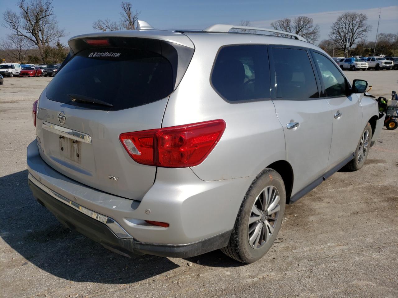 Photo 4 from auction – 2019 NISSAN PATHFINDER with VIN 5N1DR2MN2KC612321