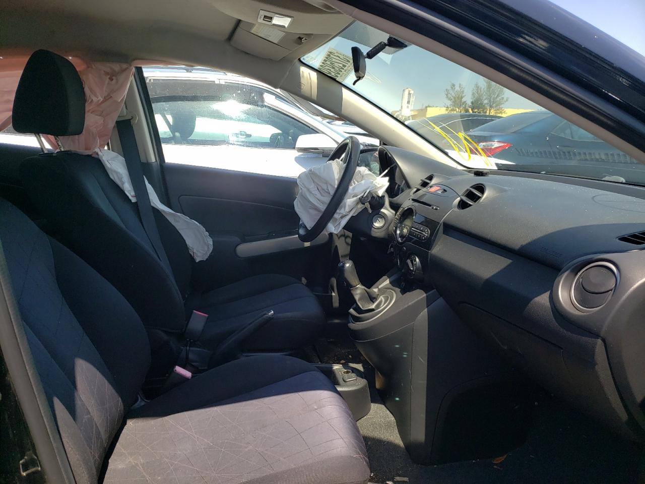 Photo 5 from auction – 2012 MAZDA MAZDA2 with VIN JM1DE1KZ2C0146523