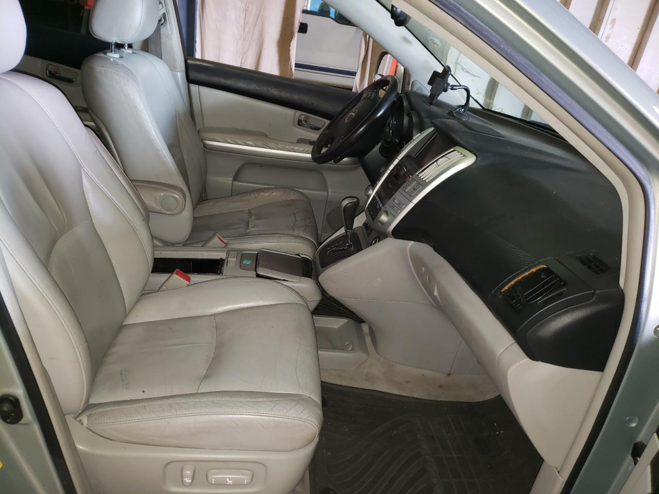 Photo 5 from auction – 2006 LEXUS RX 400 with VIN JTJHW31U960010830