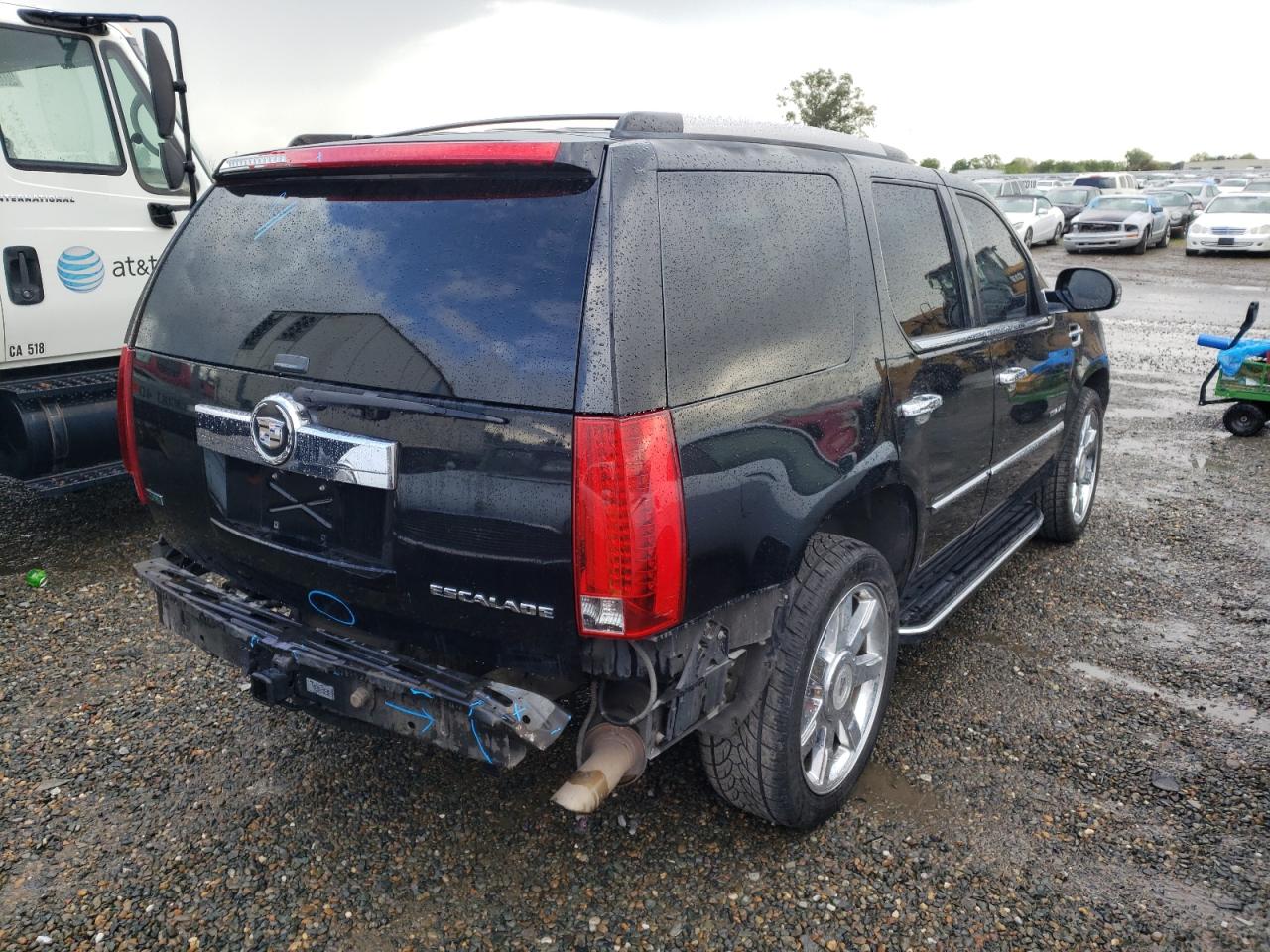Photo 4 from auction – 2010 CADILLAC ESCALADE L with VIN 1GYUCBEF2AR229143
