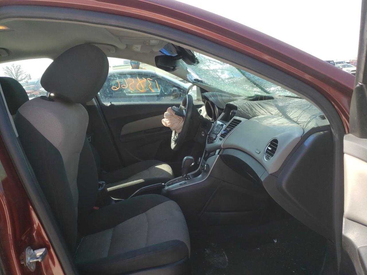 Photo 5 from auction – 2012 CHEVROLET CRUZE LS with VIN 1G1PC5SH1C7208124