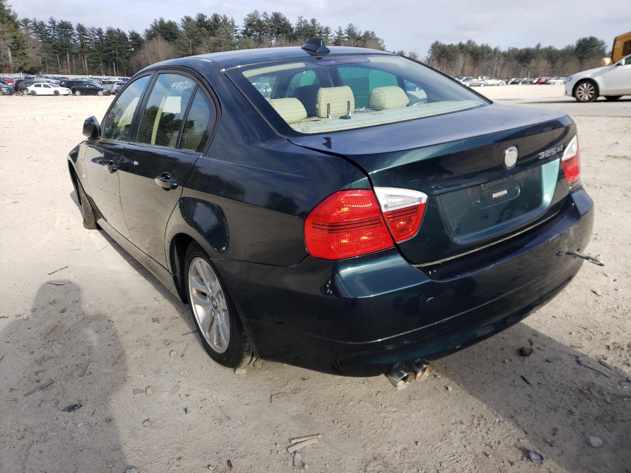 Photo 3 from auction – 2006 BMW 325 XI with VIN WBAVD13576KV05275