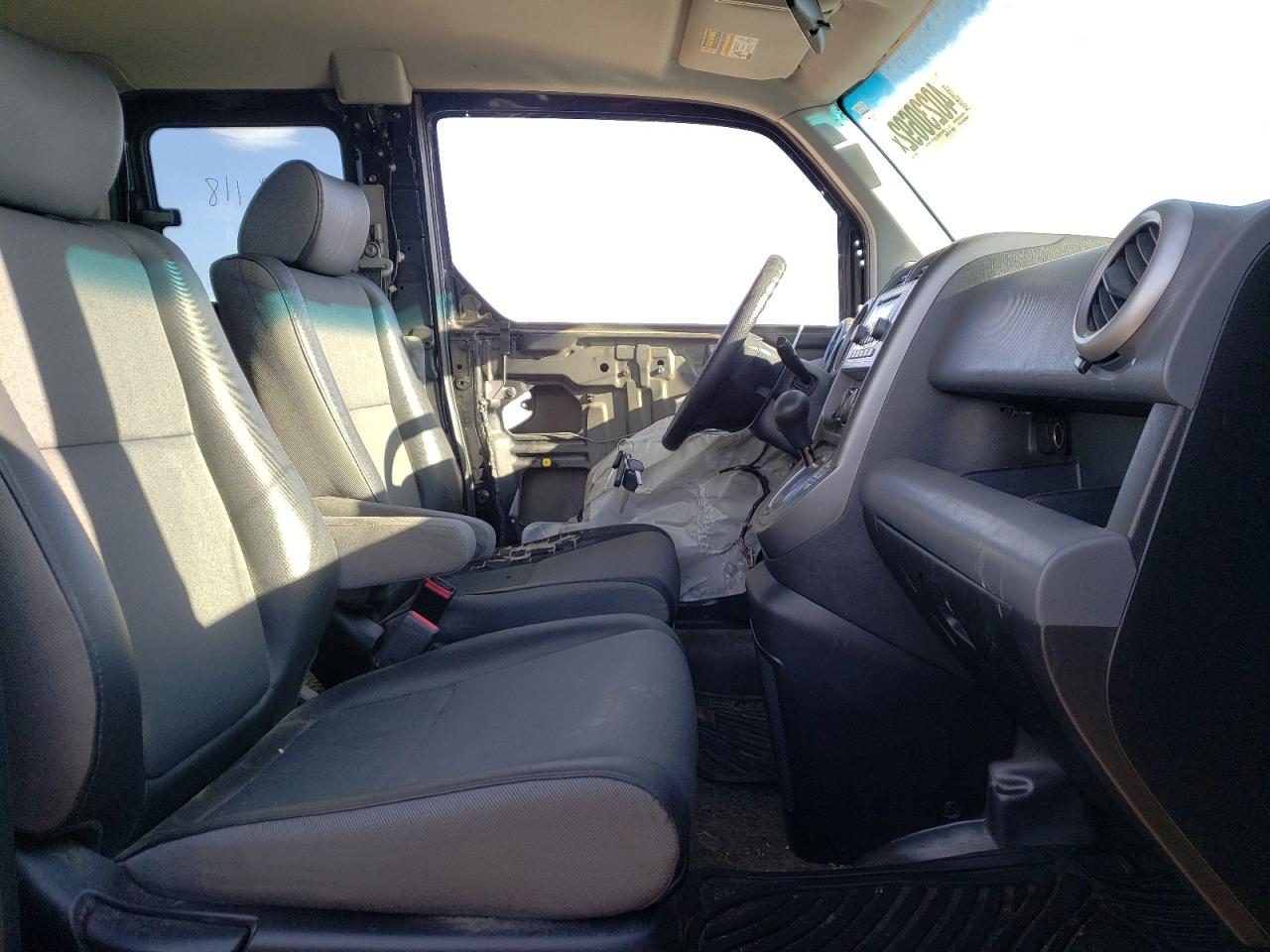 Photo 5 from auction – 2006 HONDA ELEMENT EX with VIN 5J6YH287X6L012120