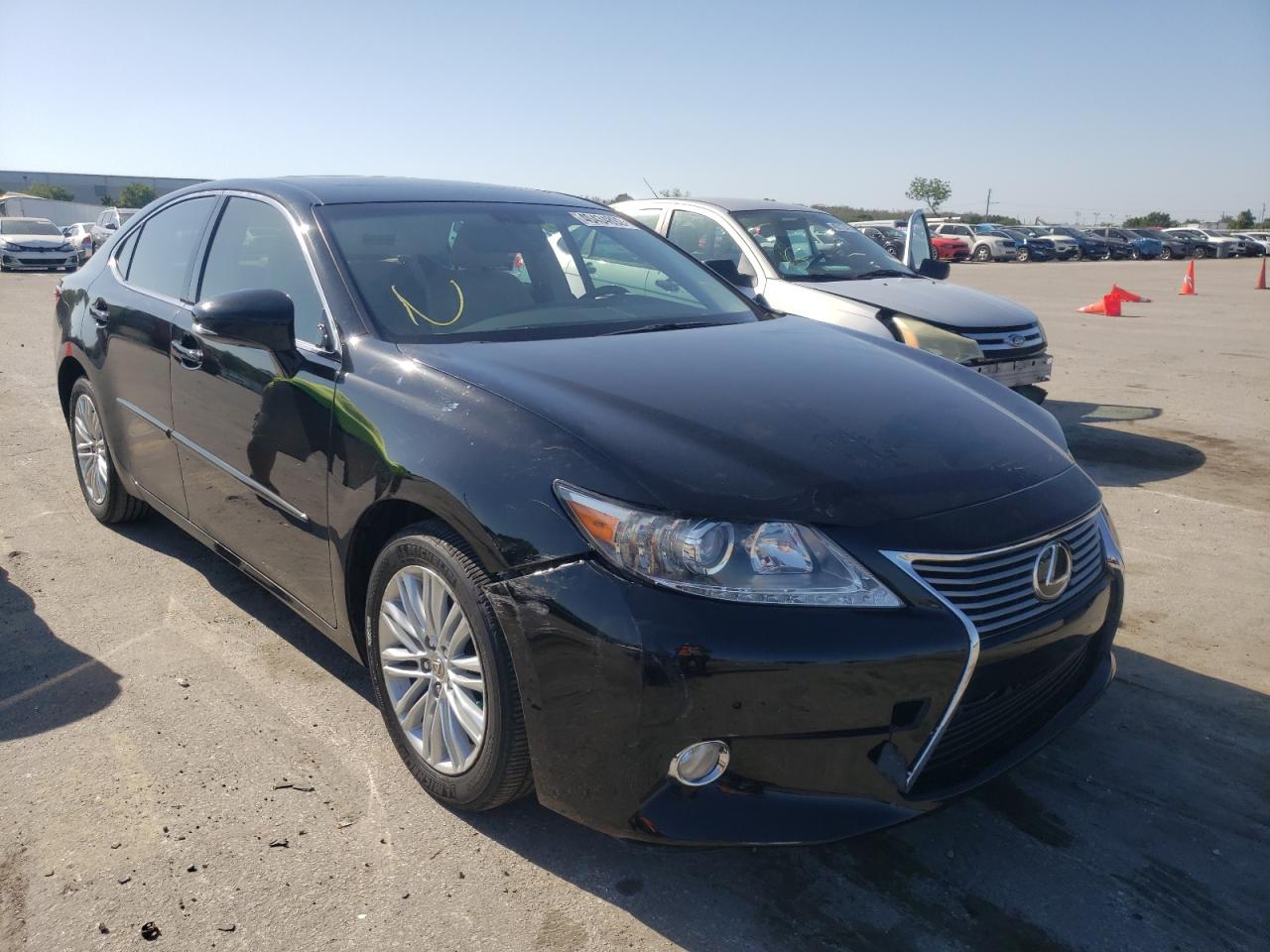 LEXUS ES 350 2013 with VIN JTHBK1GG1D2074676 - Photo from auction