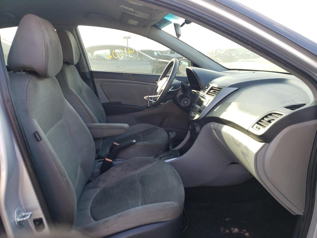 Photo 5 from auction – 2015 HYUNDAI ACCENT GLS with VIN KMHCT4AE9FU884135