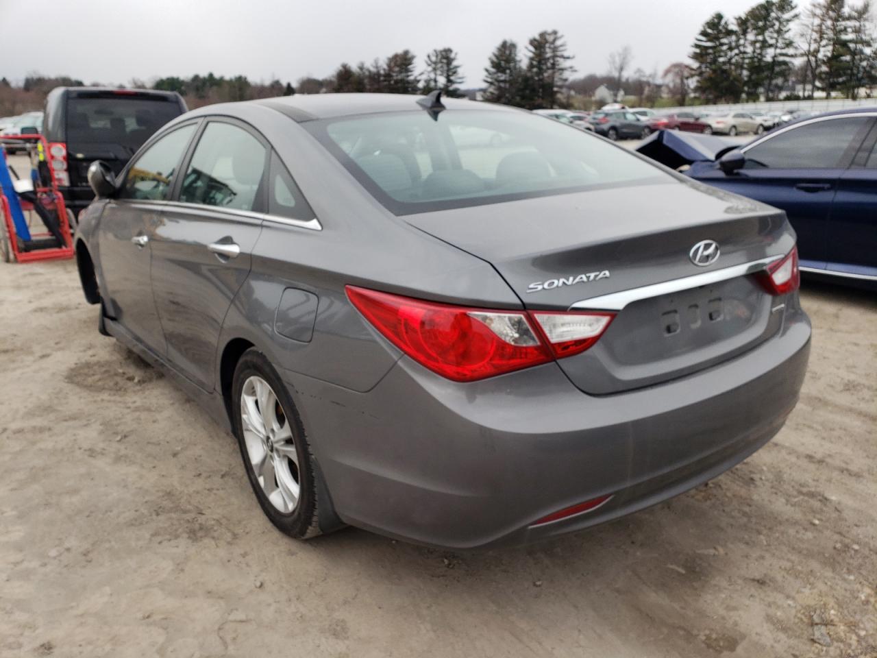 Photo 3 from auction – 2013 HYUNDAI SONATA SE with VIN 5NPEC4AC8DH564498