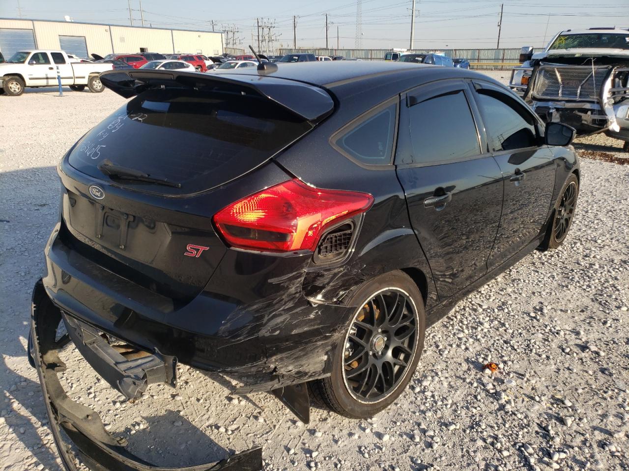 Foto 4 de la subasta – 2015 FORD FOCUS ST con VIN 1FADP3L92FL220410