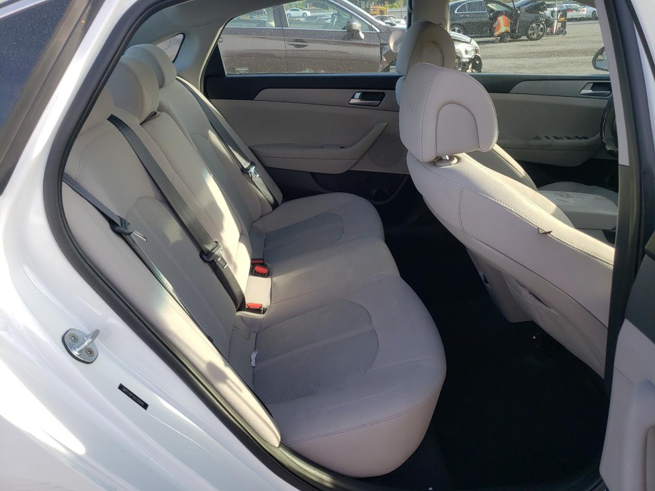 Photo 6 from auction – 2016 HYUNDAI SONATA SE with VIN 5NPE24AF1GH330849