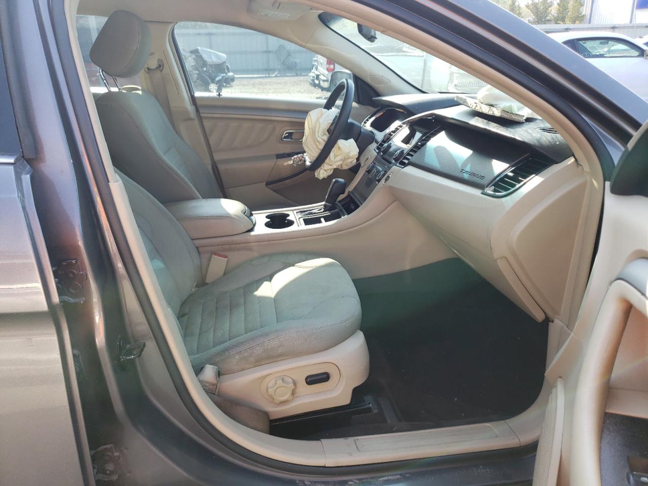 Photo 5 from auction – 2014 FORD TAURUS SE with VIN 1FAHP2D85EG153956