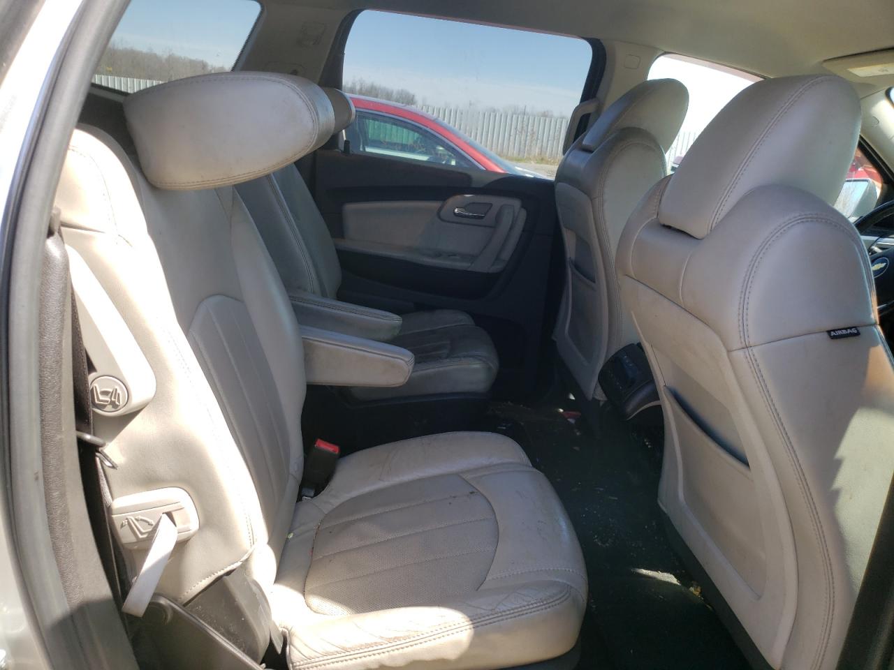 Photo 6 from auction – 2011 CHEVROLET TRAVERSE L with VIN 1GNKRLED9BJ130097