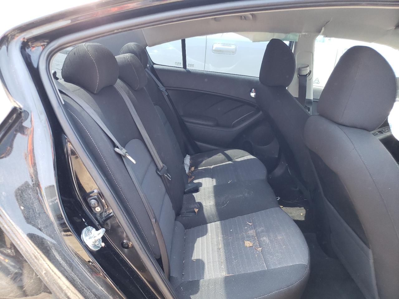 Photo 6 from auction – 2017 KIA FORTE LX with VIN 3KPFL4A7XHE013264