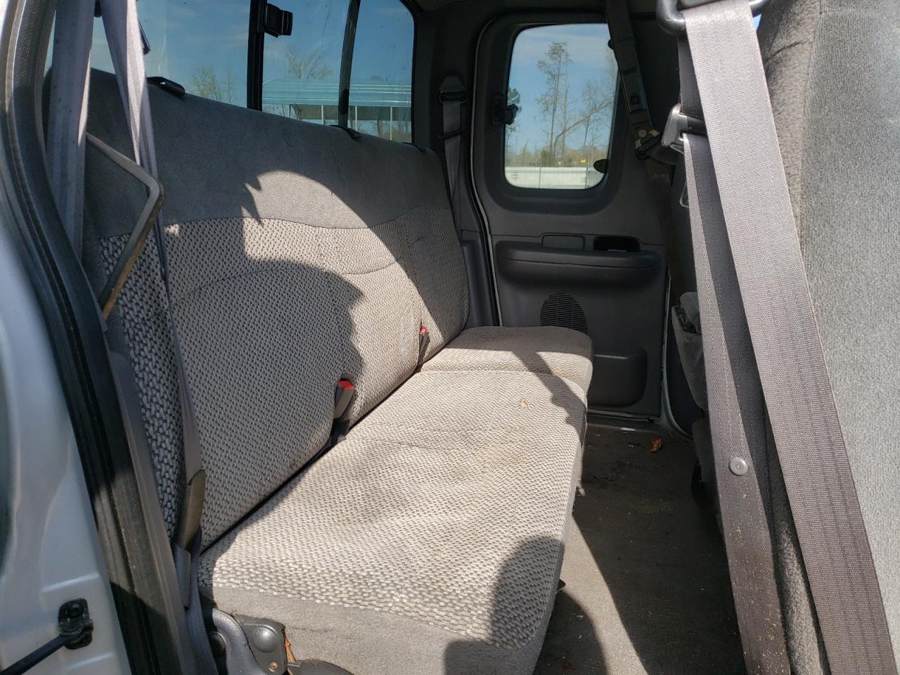 Photo 6 from auction – 2001 FORD F150 with VIN 1FTRX17W01NA33491