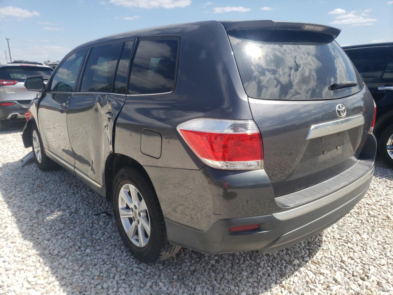 Photo 3 from auction – 2013 TOYOTA HIGHLANDER with VIN 5TDZK3EH0DS120403