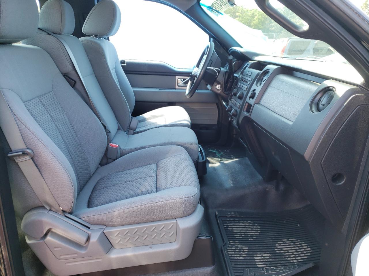 Photo 5 from auction – 2011 FORD F150 with VIN 1FTMF1CM7BFD34756