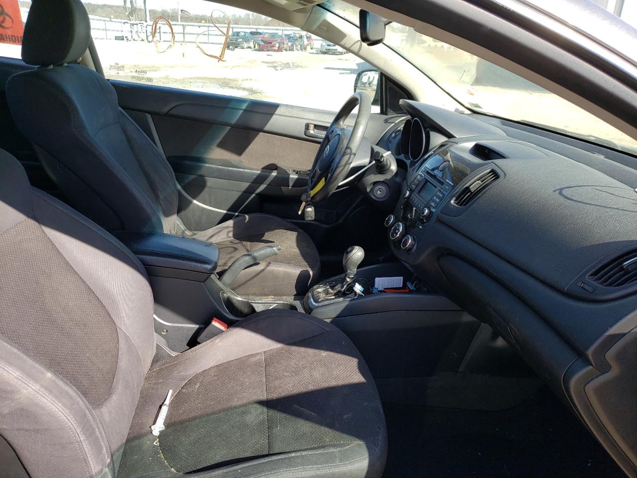Photo 5 from auction – 2011 KIA FORTE EX with VIN KNAFU6A27B5390616