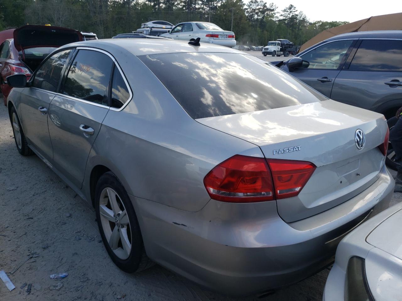 Photo 3 from auction – 2014 VOLKSWAGEN PASSAT SE with VIN 1VWBS7A39EC029858