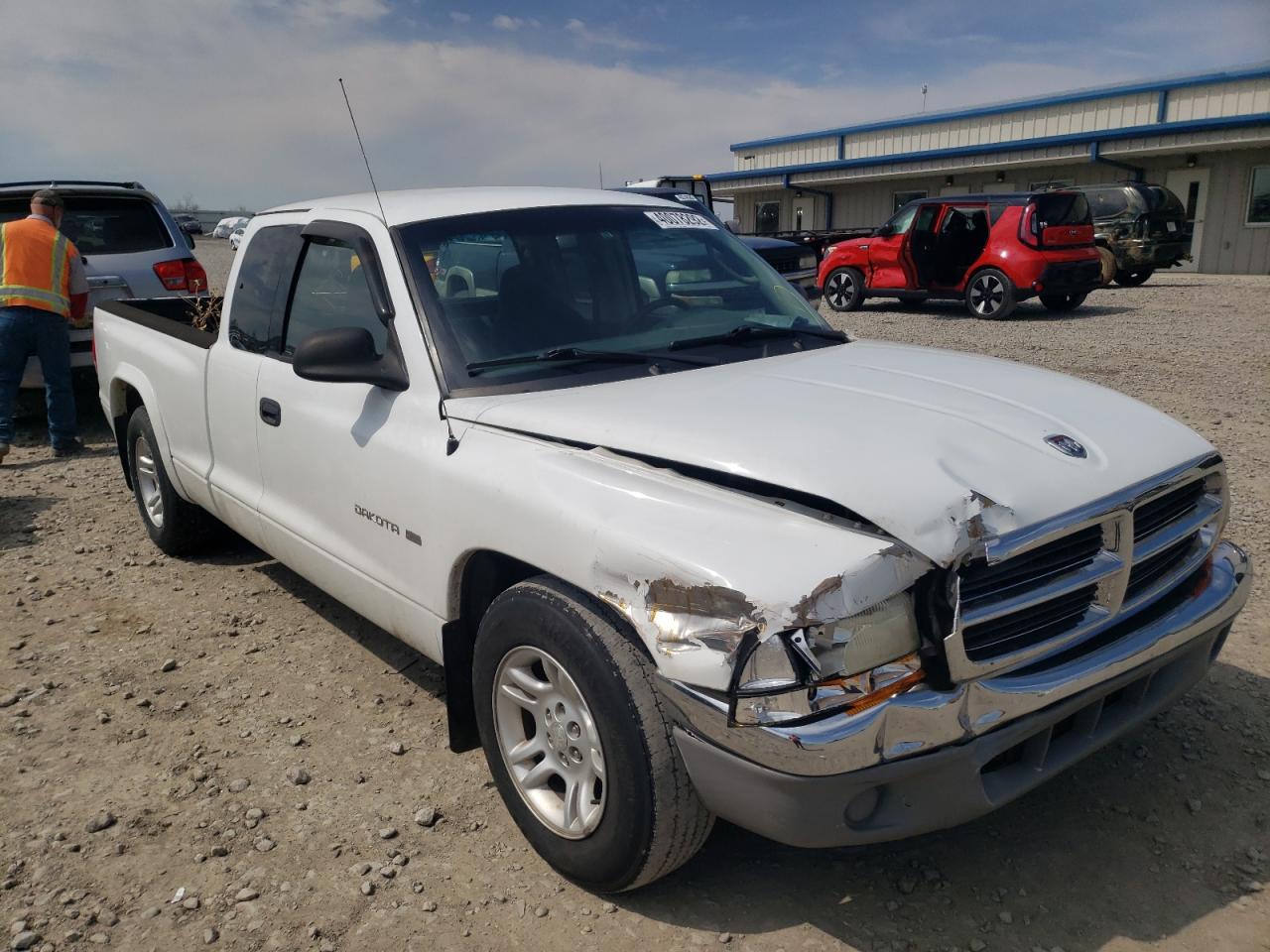 DODGE DAKOTA 2001 with VIN 1B7GL22X81S334777 - Photo from auction