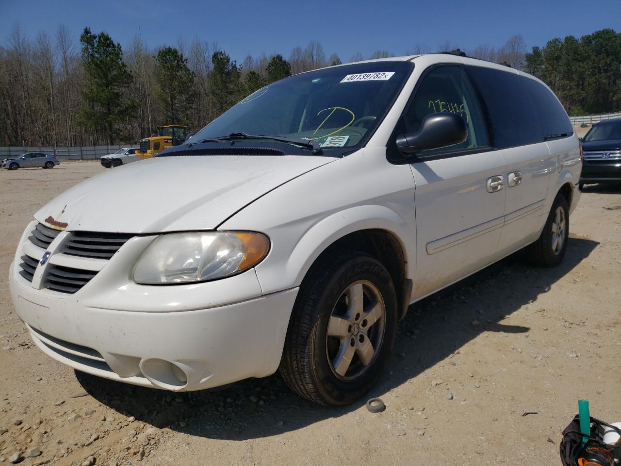 Photo 2 from auction – 2005 DODGE GRAND CARA with VIN 2D8GP44L75R456260