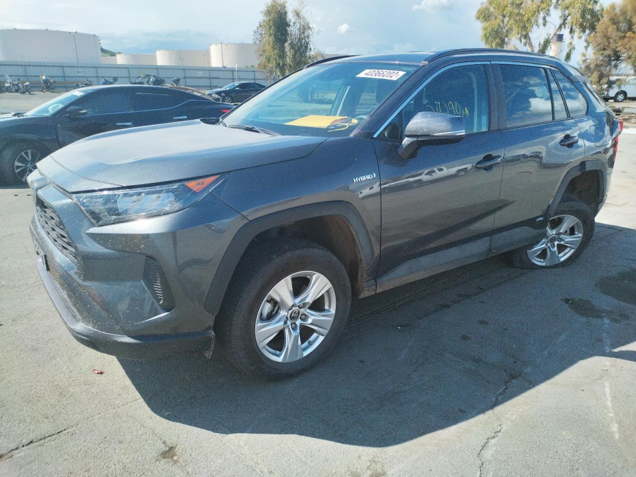 Photo 2 from auction – 2021 TOYOTA RAV4 LE with VIN 2T3M6RFV6MW016616