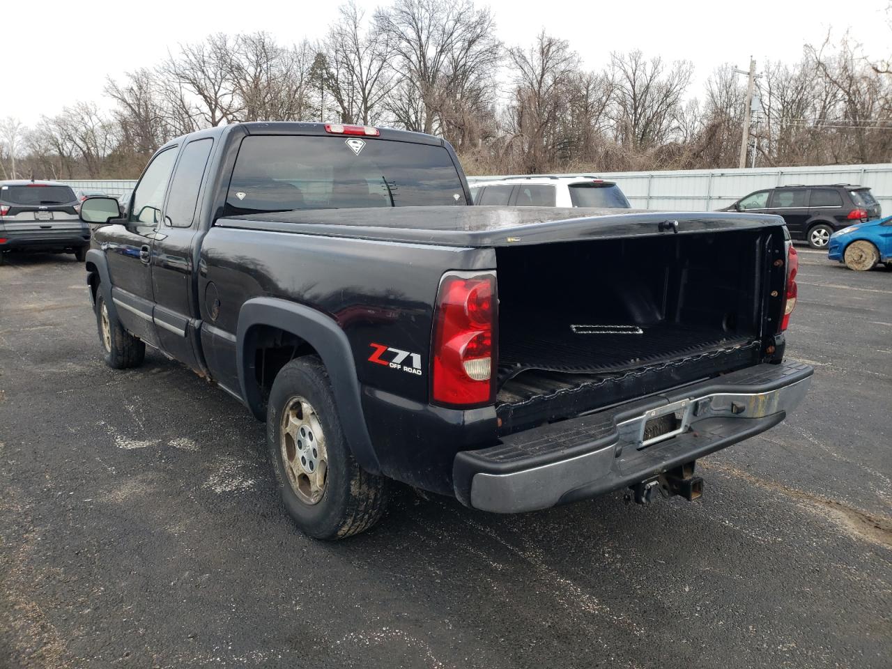 Photo 3 from auction – 2004 CHEVROLET SILVERADO with VIN 2GCEK19T741117023